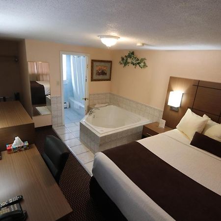 Campbellford River Inn Экстерьер фото