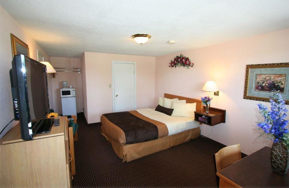 Campbellford River Inn Экстерьер фото