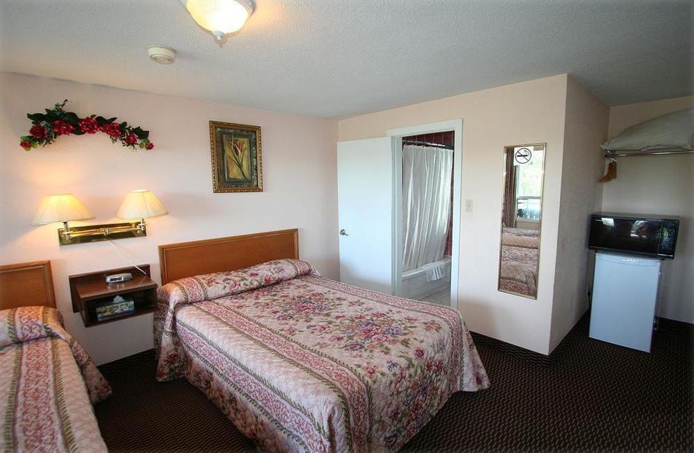 Campbellford River Inn Экстерьер фото