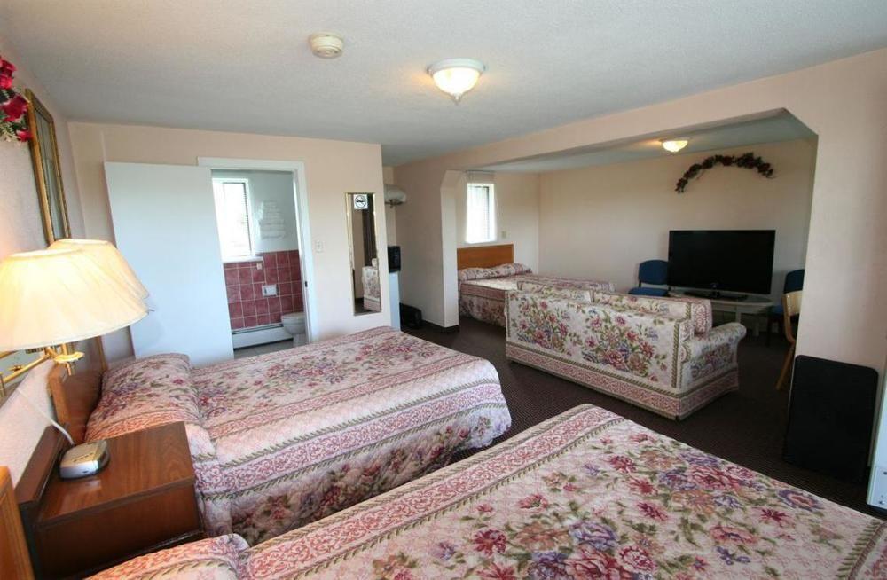 Campbellford River Inn Экстерьер фото