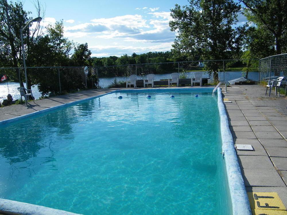 Campbellford River Inn Экстерьер фото