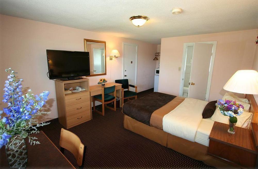 Campbellford River Inn Экстерьер фото